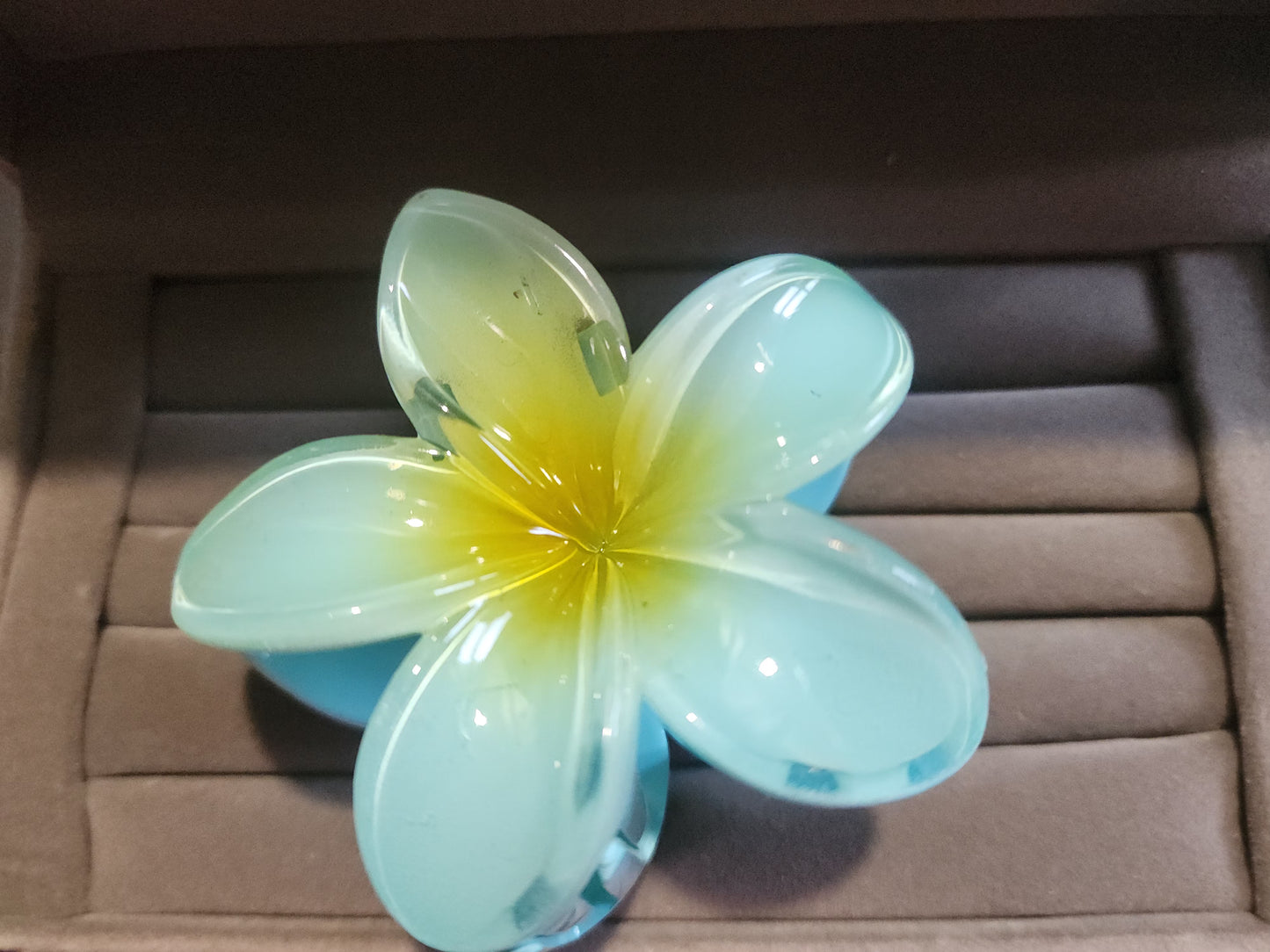 Flower claw clip