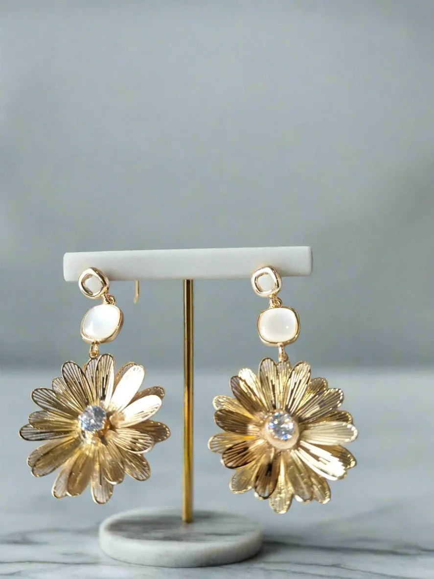 Daisy Bloom Dangle Earrings - Style Storyz -