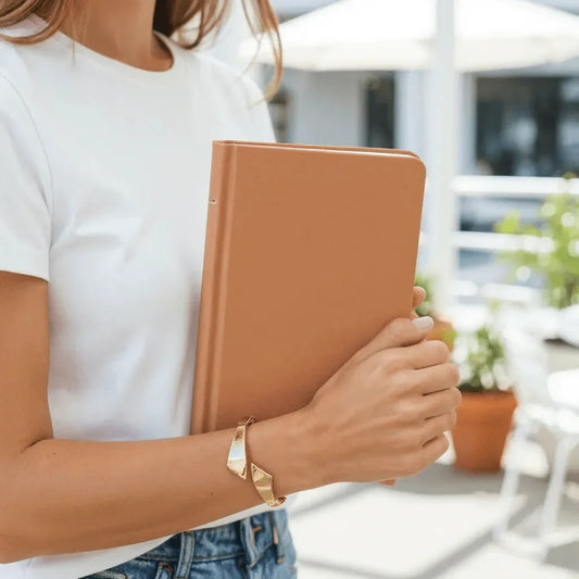 Sleek Golden Bracelet - Style Storyz - 